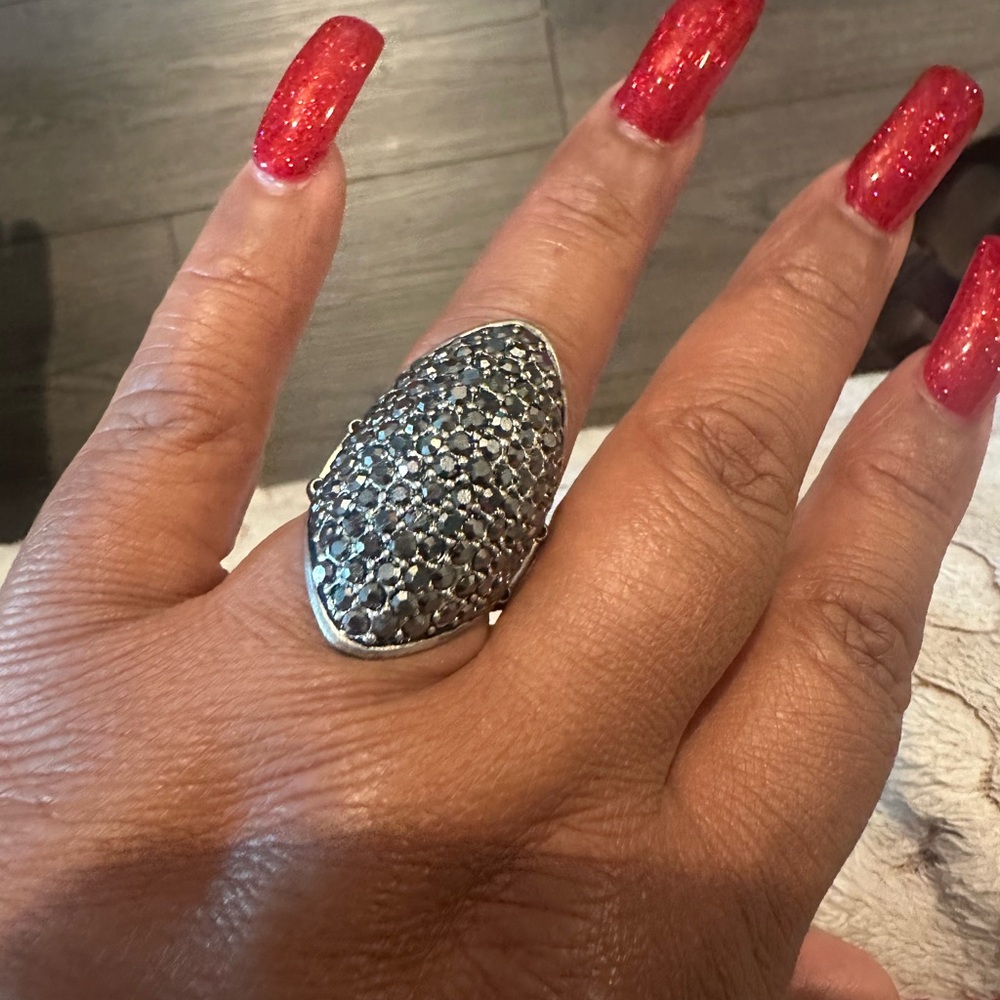 Beautiful Statement Ring - Picture 5 of 5